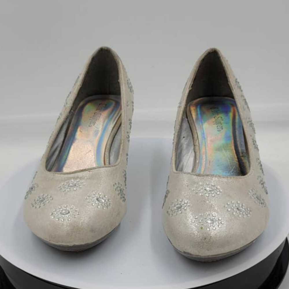 Glitter Slippers Silver metallic almond toe 2 1/2" pump size 6